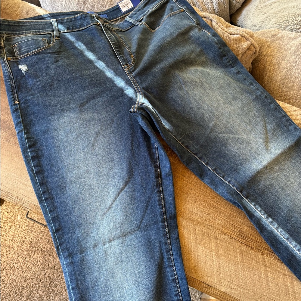 Apt. 9 Women’s Dark Blue Straight Leg Jeans - Picture 2 of 5